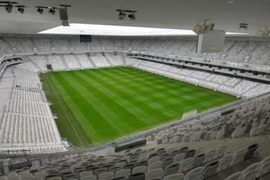 Fotbalový stadion v Bordeaux od H&deM - foto: Francis Vigouroux