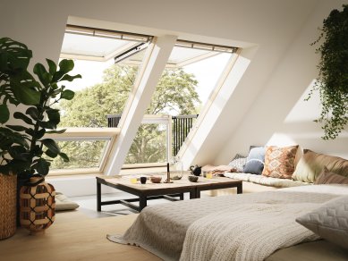 Střešní balkon VELUX Cabrio®: V neustálém kontaktu s okolním světem - Zlatá taška 2015 - Na veletrhu Střechy Praha udělila porota firmě VELUX za produkt Střešní balkon GDL Cabrio® čestné uznání