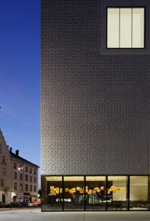 Concrete blooming facade on the Museum in Bregenz - foto: Andreas Cukrowicz  a Anton Nachbaur-Sturm