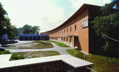 Regionalismus v současné české architektuře - Petr Hrůša, Petr Pelčák / Budova Povodí Moravy v Olomouci, 1994–1996 - foto: Pavel Štecha