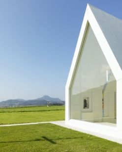 Family chapel in Carinthia by Gerhard Sacher - foto: Paul Ott 