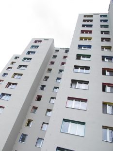 Rozhovor s Petrem Stolínem - Barevné řešení panelového domu pro bytové družstvo Borový vrch, 2014-15 - foto: archiv autora
