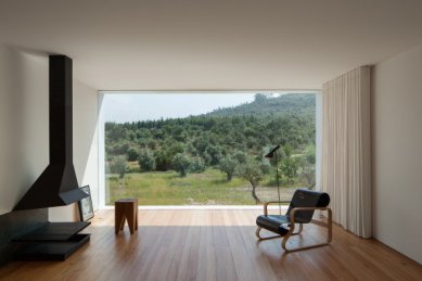 Family house in Fonte Boa by Mendes Ribeiro - foto: José Campos