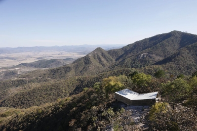 Pritzkerovu cenu získal Chilan Alejandro Aravena - Las Cruces Pilgrim Lookout Point, 2010, Jalisco, Mexico  - foto: Iwan Baan