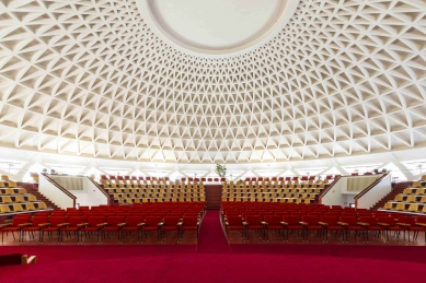 Monika Mitášová: Architekt Vladimír Dedeček - Slovenská zemědělská univerzita, Nitra, ve spolupráci s Rudolfom Miňovským, 1959 – 1966 - foto: Peter Kuzmin