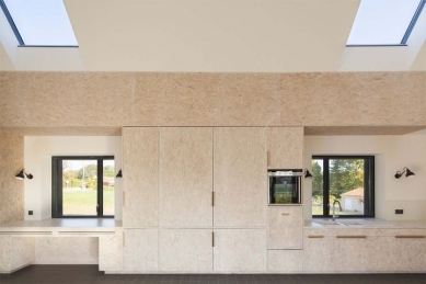 Family house in Saint Sauveur by Laurence Chéret - foto: Cyrille Lallement 