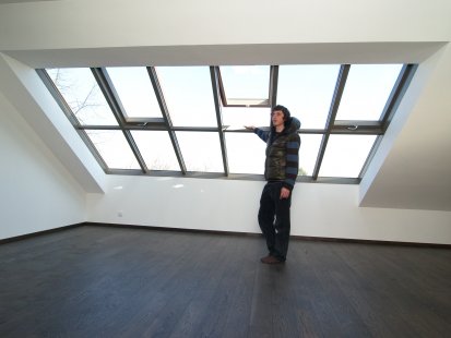 Attic roof windows in a family villa, vineyard house, and unique rooftop apartment - <střešní prosklení> Solar HISTORIK we plan to measure according to the wishes of the builder and the layout of the building.