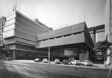 Nejošklivější architektura Prahy - Budova Transgasu