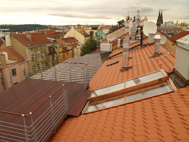 Střešní atypická okna Solara - symbol variability a tepelné pohody - Pohodlný výstup na střešní terasu skrze odsuvné střešní dveře Solara PERSPEKTIV