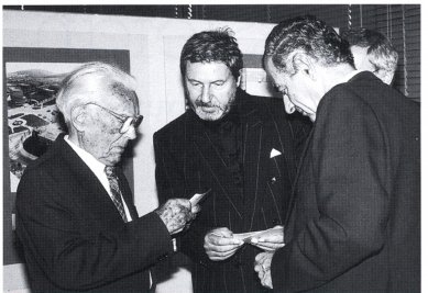 Zemřel slovenský architekt Štefan Šlachta - S architektmi Vladimírom Karfíkom a Petrom Havašom na výstave „Baťa – architektúra a urbanizmus“ v Zlíne, 1992
