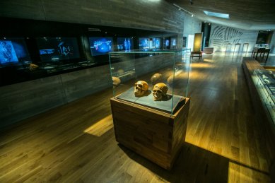 Archeopark v Pavlově: moderní muzeum připomínající jeskyni lovců mamutů bylo dnes slavnostně otevřeno