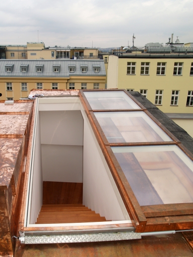 Roof doors for flat roofs and rooftop gardens – as a standard product - The sliding roof doors Solara PERSPEKTIV allow for comfortable access to the roof terrace.