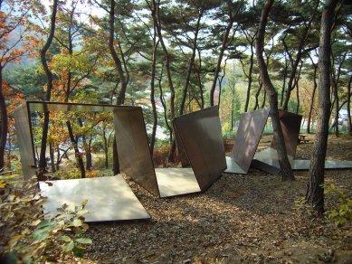 Kengo Kuma / Woven - výstava v GAB - Papírový had - odpočívadlo, Anyang, Jižní Korea, 2005 - foto: TOTO Kuwadbara