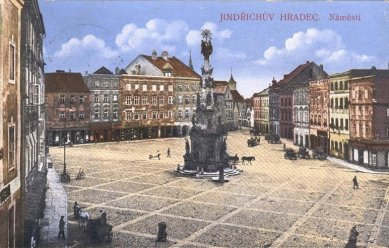 Reakce k anketě na výběr varianty úprav náměstí Míru v Jindřichově Hradci - Historický snímek