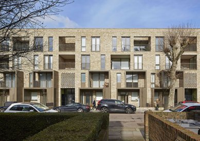 Ve finále Ceny Miese van der Rohe 2017 soutěží pět staveb - Bytový komplex Ely Court v Londýně (UK)