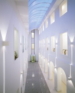 MyCode.cz se rozšířil o světla - Interiéry Sokolovské uhelné, Sokolov: svítidla iGuzzini - foto: www.MyCode.cz