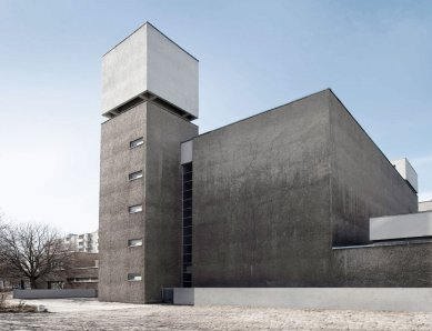 Interview with Thomas Burlon - Rekonstrukce kostela St. Agnes (Werner Düttmann, 1967) v berlínské čtvrti Kreuzberg, 2015