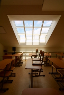 Ateliérová okna pro památkové zóny - Střešní prosklení Solara HISTORIK s plně integrovanými elektrootvírači – z interiéru pouze čisté rámy.