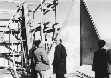 Architektura zmocňující se prostoru: Alfred Neumann – život a dílo 