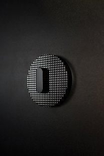 Světová premiéra na Designbloku 2018: Rony Plesl navrhl unikátní skleněné vypínače pro výrobce vypínačů Hager