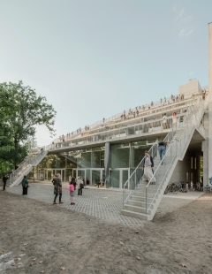 Mezi čtyřicítkou finalistů Miesovy ceny 2019 je i slovenská Mlynica, Češi chybí - Terracehouse Berlin - foto: Erica Overmeer, David von Becker