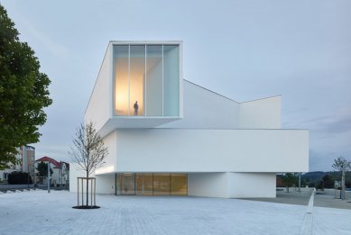 Mezi čtyřicítkou finalistů Miesovy ceny 2019 je i slovenská Mlynica, Češi chybí - ‘Théodore Gouvy’ Theatre in Freyming-Merlebach - foto: Eugeni Pons