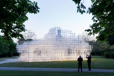 Urban Talks: Sou Fujimoto - Letní pavilon Serpentine Gallery, Londýn - foto: Iwan Baan