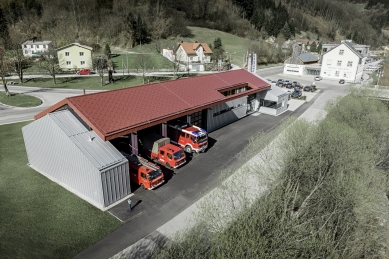 Podniková základna dobrovolných hasičů firmy Neuman v Marktlu - foto: Croce & WIR