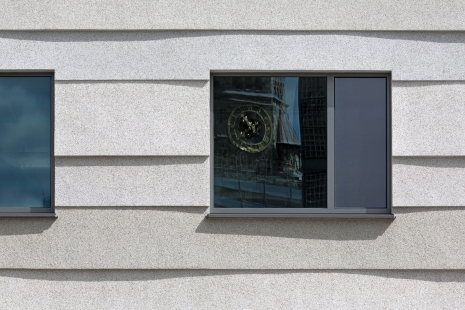 Granulated effect on the facade of the revitalized Bikini Berlin building - foto: Maximilian Meisse, Franz Brück