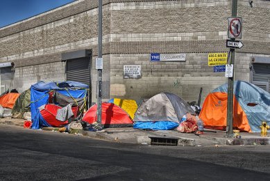 Karolína Kripnerová: Má architektura co říci k bezdomovectví?