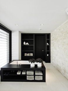 Ribbon is not just another square handle