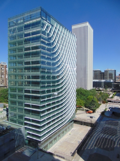 Castellana 77, udržitelná budova s prosklenou fasádou od společnosti Guardian Glass - Budova Castellana 77 - foto: © luis vidal + arquitectos. Všechna práva vyhrazena.