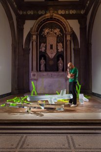 Rony Plesl vytvoří skleněnou křížovou cestu pro kostel v Neratovicích