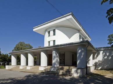 Krematoria v Ostravě, Nymburce, Mostě a Plzni - Bedřich Feuerestein - Krematorium v Nymburce, 1922-24 - foto: Ester Havlová