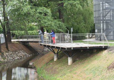 V Brně nad sídlištěm Komárov je za 20 mil. park na břehu Ponávky