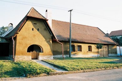 Fasáda hliněného domu v Lysovicích dokončena - foto: Aleš Dorazil