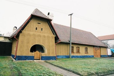 Fasáda hliněného domu v Lysovicích dokončena - foto: Aleš Dorazil
