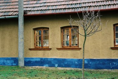 Fasáda hliněného domu v Lysovicích dokončena - foto: Aleš Dorazil