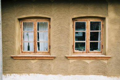 Fasáda hliněného domu v Lysovicích dokončena - foto: Aleš Dorazil