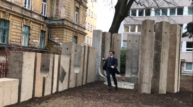 Liberecké univerzita obnovila památník architektu Adolfu Loosovi - foto: FUA TUL