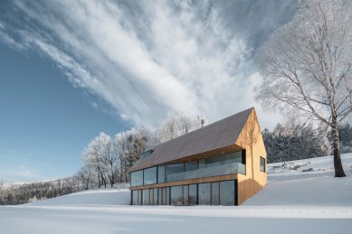 Veřejná online vernisáž výstavy "Rodinné domy Visegrádské čtyřky" - Fránek Architects: Rodinný dům na Trutnovsku - foto: Petr Polák