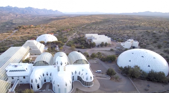 Den architektury 2021 - Film a architektura - Spaceship Earth (Matt Wolf, USA, 2020)