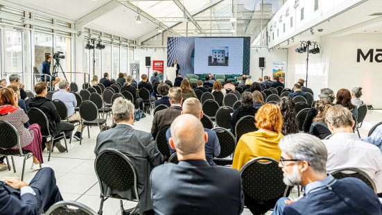 Den švýcarské a české architektury se zaměřil na udržitelnost i družstevní bydlení jako budoucnost českých měst