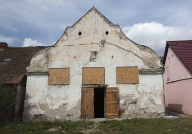 Obnova synagogy v Polici na Třebíčsku získala ocenění Patrimonium pro futuro - Venkovská synagoga v Polici u Jemnice, průčelí - východní stěna, I. fáze obnovy  - foto: Viktor Mašát