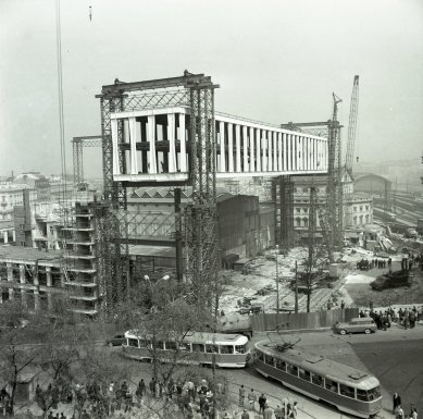 Knihu ARCHITEKTURA 58–89 doplní březnová výstava v CAMPu - Karel Prager, budova Federálního shromáždění v Praze - foto: archiv Vítkovických železáren