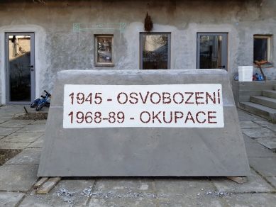Doplnění Památníku osvobození Rudou armádou v Olomouci  - Fotografie makety v reálné velikosti - foto: ječmen studio