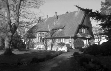 Východočeské muzeum připravuje výstavu o architektu Josefu Gočárovi - Červená vila Josefa Binka v Krucemburku (1909)