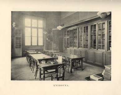 Vychází kniha ke 150. výročí narození architekta Jana Kotěry - knihovna na Akademii výtvarných umění, as 1912‒1925 (dobový tisk)