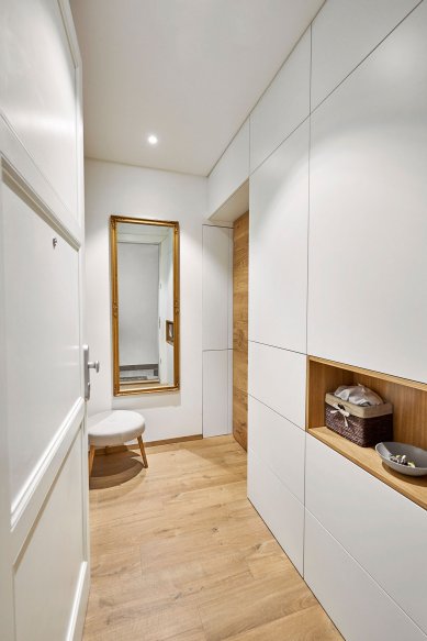 <blockquote>Modest sized apartment for maximum use</blockquote> - Attic Apartment Nusle - Hallway - foto: Daniel Čáha pro M&T