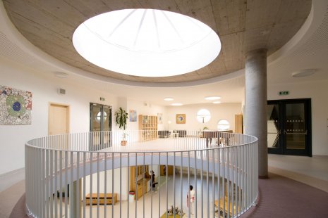 Natural linoleum Gerflor DLW Marmorette in the spaces of the new campus of the Waldorf School in Olomouc